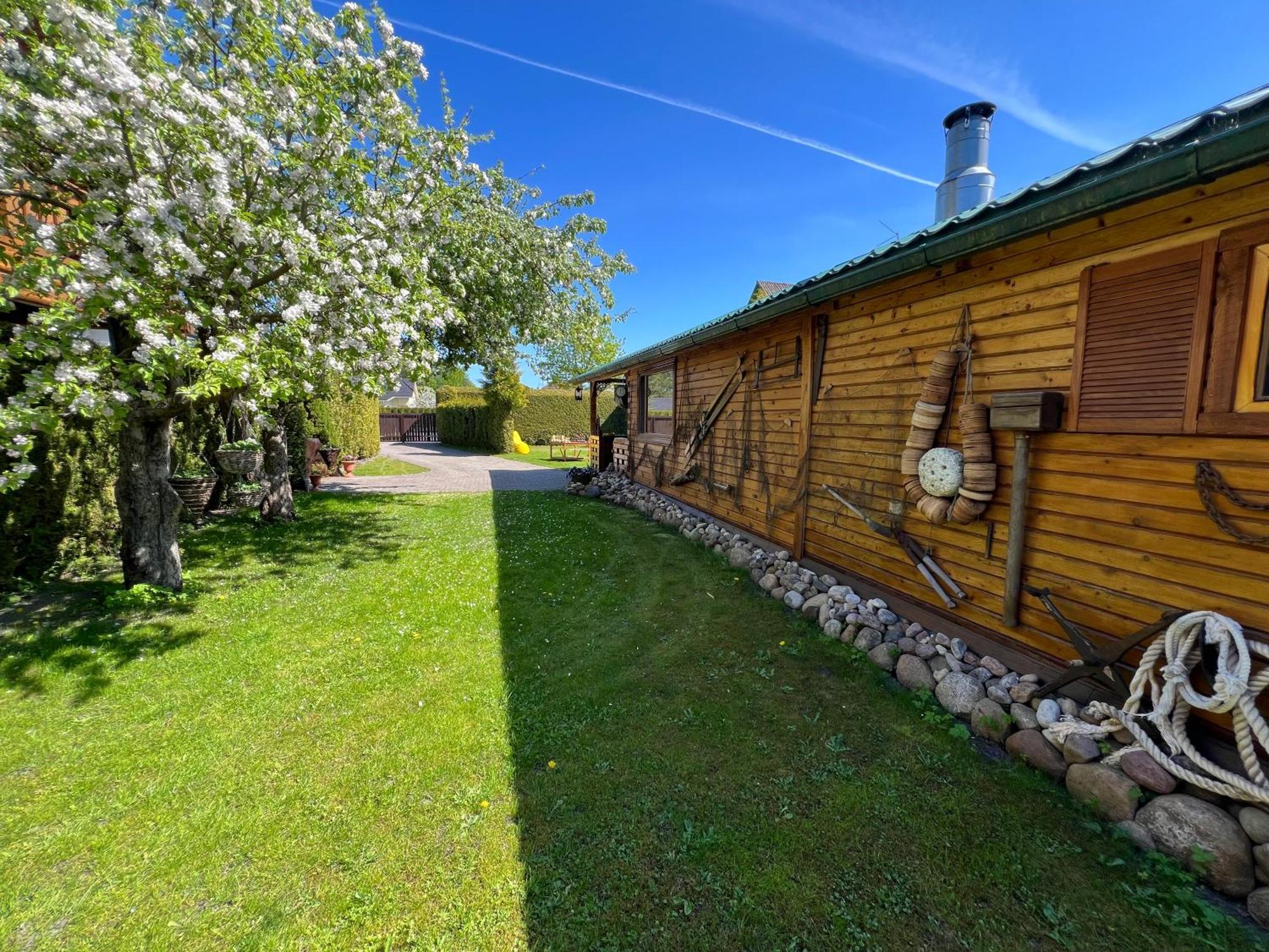Guest House Melon Jurmala Bagian luar foto